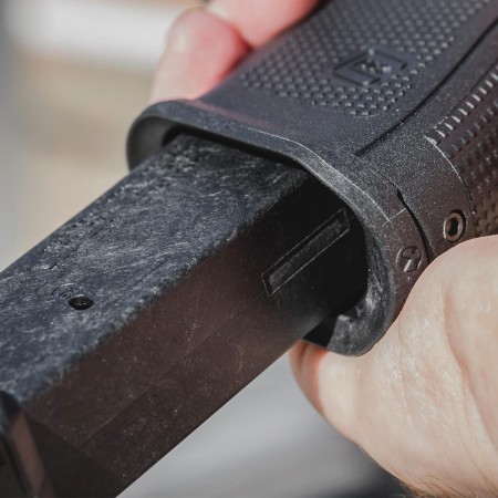 mag950-blk_magpul_gl_enhanced_magazine_well_glock_19_gen4_05_1.jpg
