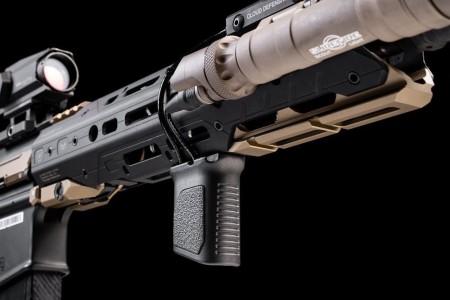 CS_Strike-Industries-Chwyt-M-LOK-Angled-Vertical-Grip-Short-Czarny-SI-AR-CMAG-S-29704_26.jpg