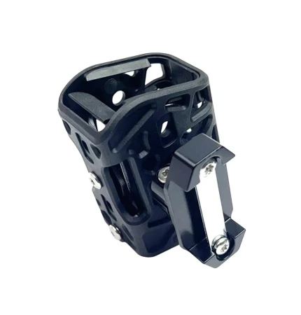 Ładownica IPSC DAA X Ray Polimer Pouch, czarna. Widoczny montaż do pasa strzeleckiego.