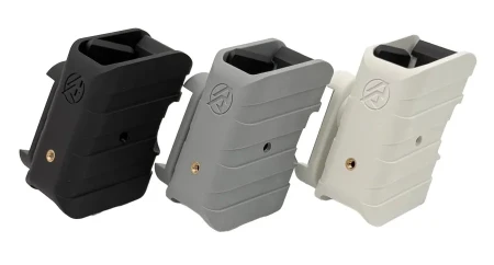 Ładownice IPSC DAA Racer Gen-2 w różnych kolorach na białym tle.
