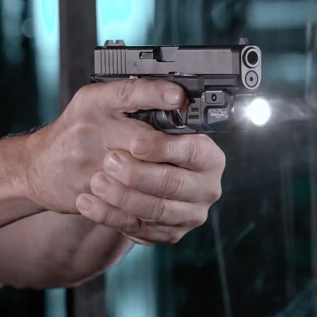 Latarka pistoletowa Streamlight TLR-7 HL-X USB na pistolecie Glock.