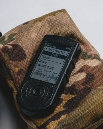 Shooters Global SG2 na poduszce multicam.