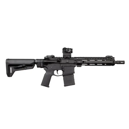Kolba Magpul MOE SL-K w kolorze czarnym zamontowana na karabinku AR-15.