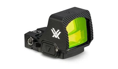Vortex Defender XL 3 MOA GREEN - przód z powierzchnią Fast-Rack ułatwiającą przeładowania.