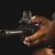 Magpul MBUS Front Sight – muszka składana zamontowana na szynie łoża karabinka AR15.