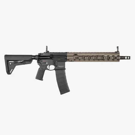 Magpul_MBUS_Magpul MBUS Pro Rear Sight – stalowy składany przeziernik celowniczy zamontowany na karabinku AR-15.