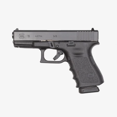 Magazynek Magpul PMAG 15 GL9 załadowany w pistolecie Glock 19.