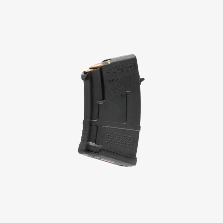 Magpul PMAG 10 AK/AKM MOE Czarny – ultra-kompaktowy magazynek do karabinka AK47/AKM 7.62x39mm na białym tle.