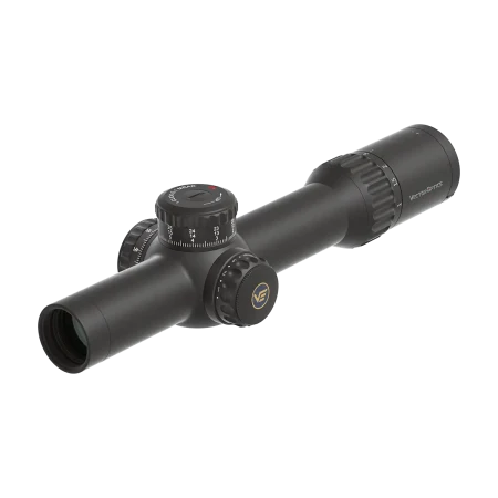 Vector Optics Continental x10 1-10x28 ED RAR-C FFP - Luneta biegowa na białym tle.