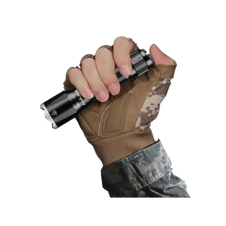latarka-taktyczna-led-fenix-tk16-v2-0-czarna_05.webp