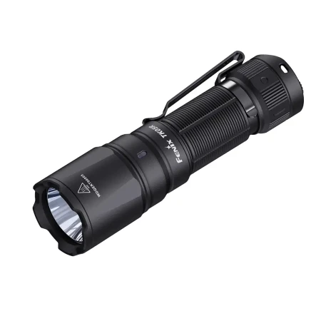 Fenix TK05R – Latarka taktyczna LED, 1000 lm na białym tle.