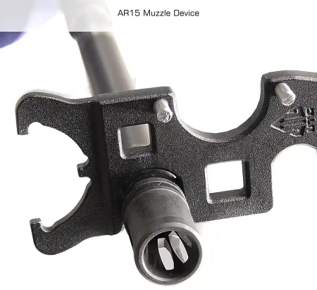 Narzędzie do AR-15 UTG Mini Armorer's Wrench.
