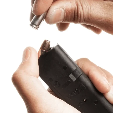 UTG-Magazynek-do-pistoletow-Glock-9x19-mm-Polymer-Glock-Magazine-17-naboi-RBT-GL917_05.webp