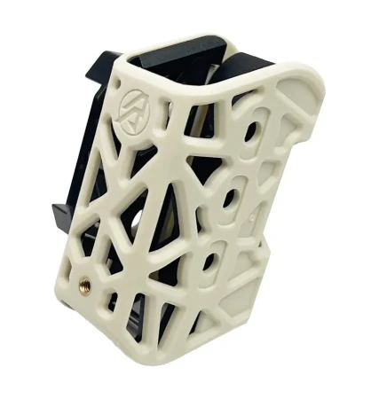 Ładownica IPSC DAA X Ray Polimer Pouch - wersja w kolorze białym na białym tle.