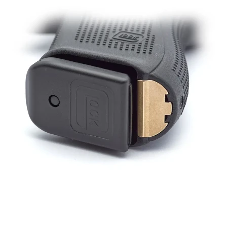 eemann-tech-heavy-brass-feed-grip-plug-for-glock-17-gen4-5_04.webp