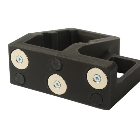 Uchwyt_Magnetyczny_na_Pistolet_i_Magazynek_do_Szafy_S1_PRAWY_05.jpg