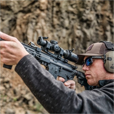 Luneta celownicza Vortex Strike Eagle 1-8x24 FFP 4