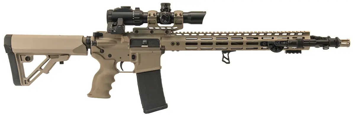 Montaż offsetowy kolimatora 45 stopni Leapers UTG na karabinku AR15.