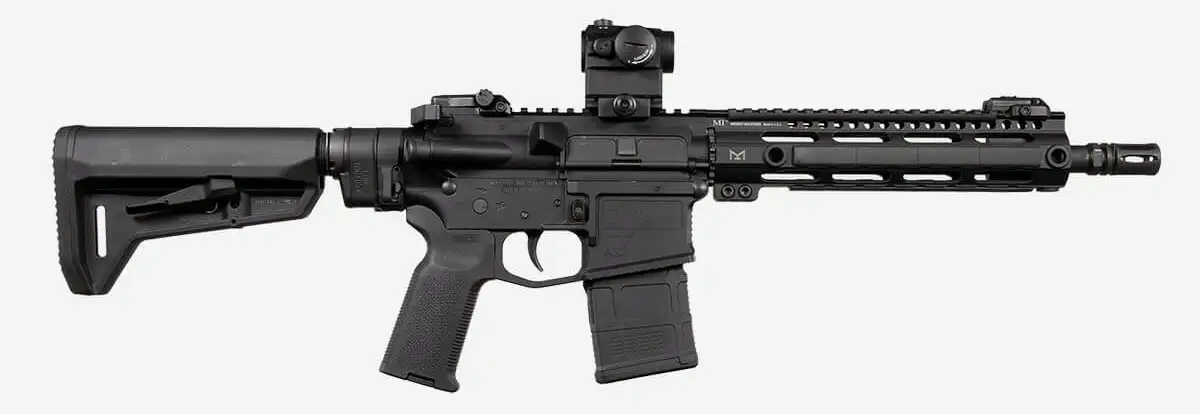 Magpul MOE SL-K Carbine Stock – Mil-Spec – kompaktowa kolba polimerowa AR15/M4 Czarna (MAG626) zamontowana na karabinku AR-15.
