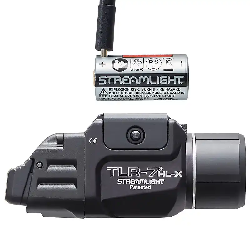 Streamlight TLR-7 HL-X USB z podłączonym akumulatorem.