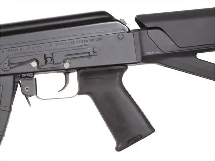MAG537-feature_Magpul_MOE_AK_plus_Grip-AK47-AK74_01.webp